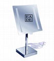 Desktop magnifying mirror illuminated 1