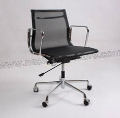 Charles Ray Eames Aluminum Group Chairs 