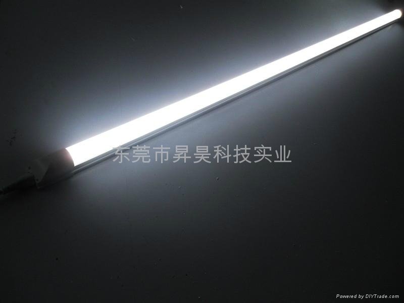 广东工厂直销LED日光灯管