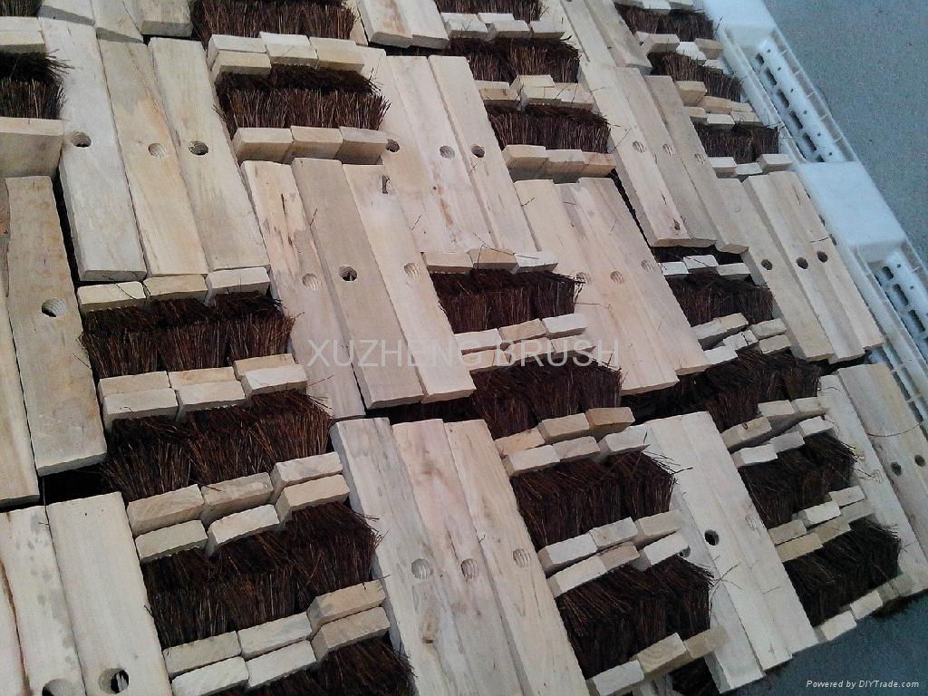 cabbage palm fiber wooden brush