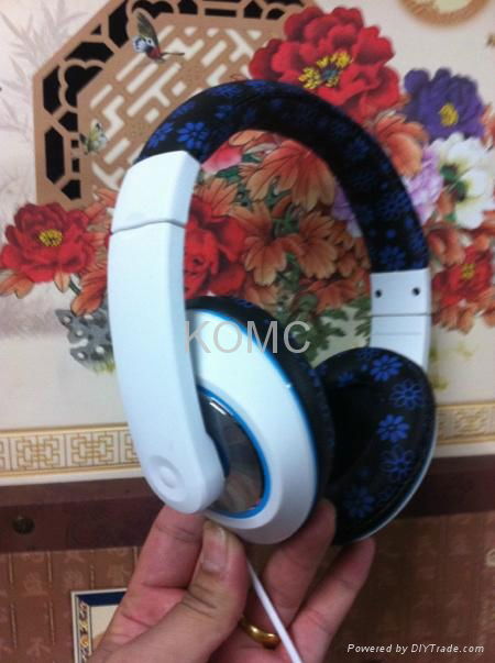 High Quality Fashion Popular Newest 3.5mm Professional Headphones (KOMC) A10 3