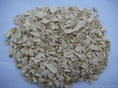 dehydrated horseradish flakes