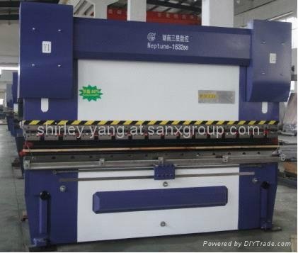 Metal bending machine with high precision