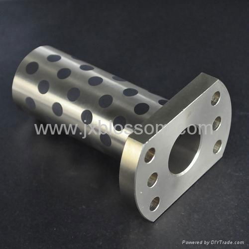 Flanged guide bushing