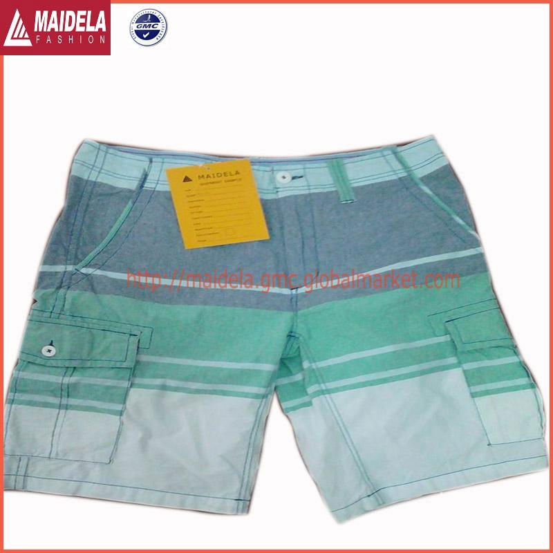 Red cargo shorts with yarn dyed fabric 5