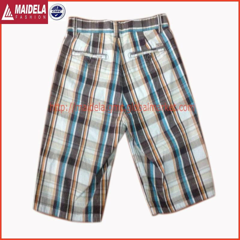 Mens cargo shorts with yarn dyed plaid fabric