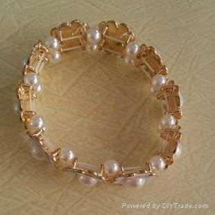 New Fashion Jewelry White Trendy Flower Artificial Pearl Bracelet 2