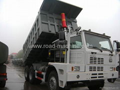 SINOTRUCK HOWO 70TON MINING DUMP TRUCK LHD     