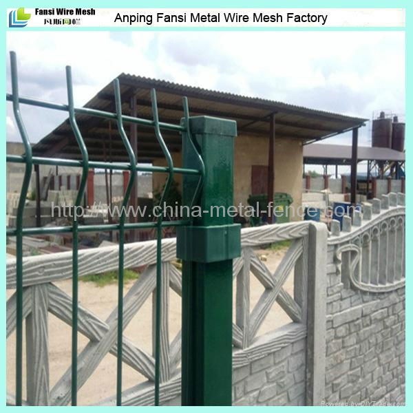 Powder coated V-folded garden wire mesh fencing panels 4