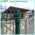 Powder coated V-folded garden wire mesh fencing panels 4