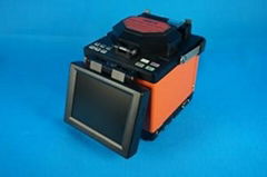 Fusion splicer for single fiber