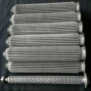 Corrugated filter cartridge 5