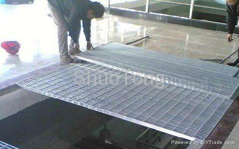 ISO certified steel gratings (FACTORY 4