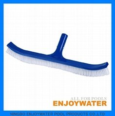 Smooth curved poly bristle wall brush