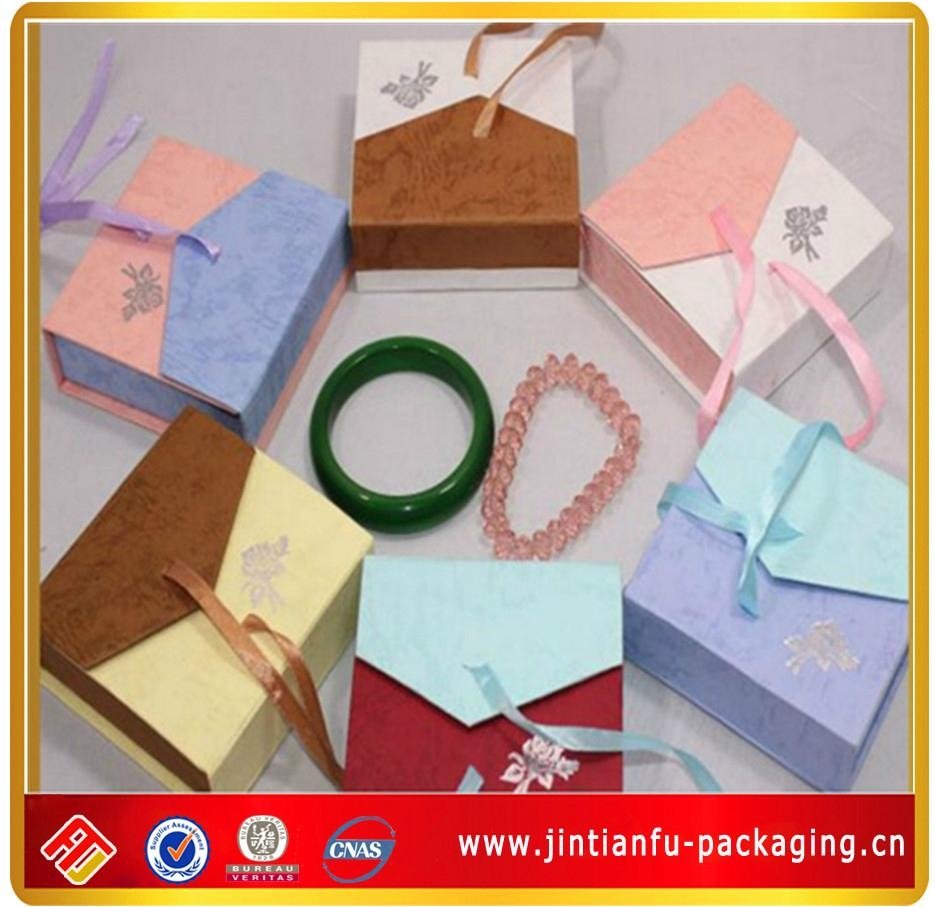decent jewelry  packaging box with ribbon