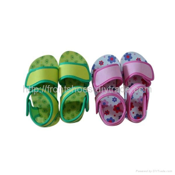 Bright color cheap children fashion sandals