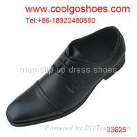 men lace up dress shoes