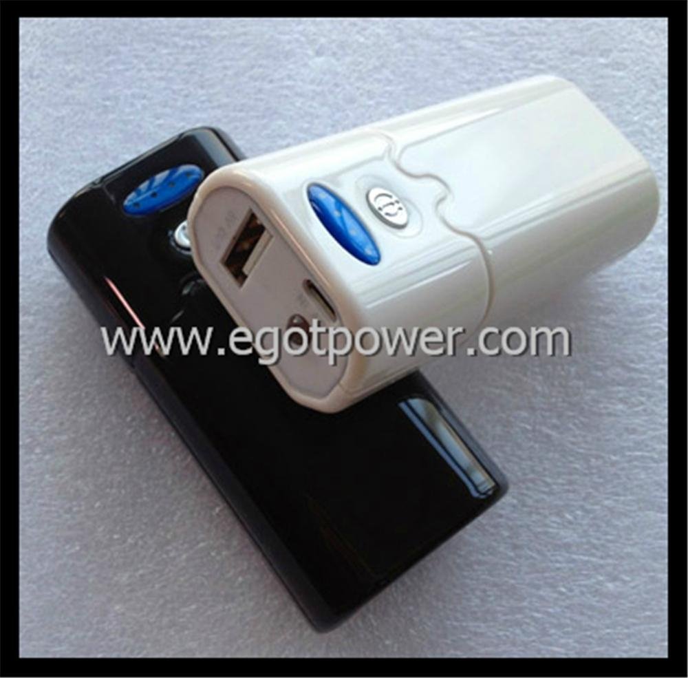 5200mAh portable power bank with Iphone cable 2