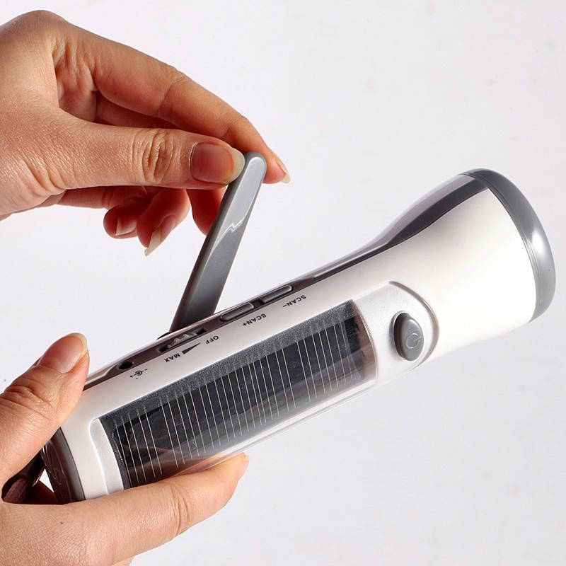  Solar dynamo torch radio charger	