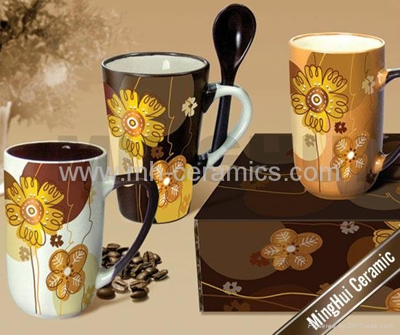coffee mugs with spoons