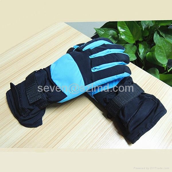 skiing gloves 5