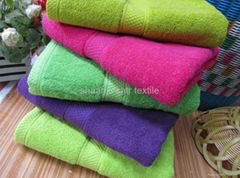 Solid color bath towel