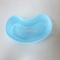 Plastic kidney dish 2