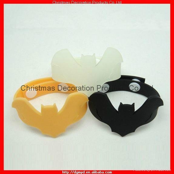 Skull glow in the dark silicone wristband with plastic button for kids 3