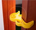 Baby safety door guard B9416