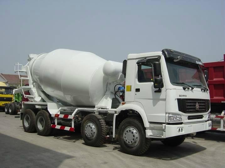 CHINA SINOTRUCK HOWO Chassis 10cbm Concrete Mixer Truck 8x4 336HP Euro II  1