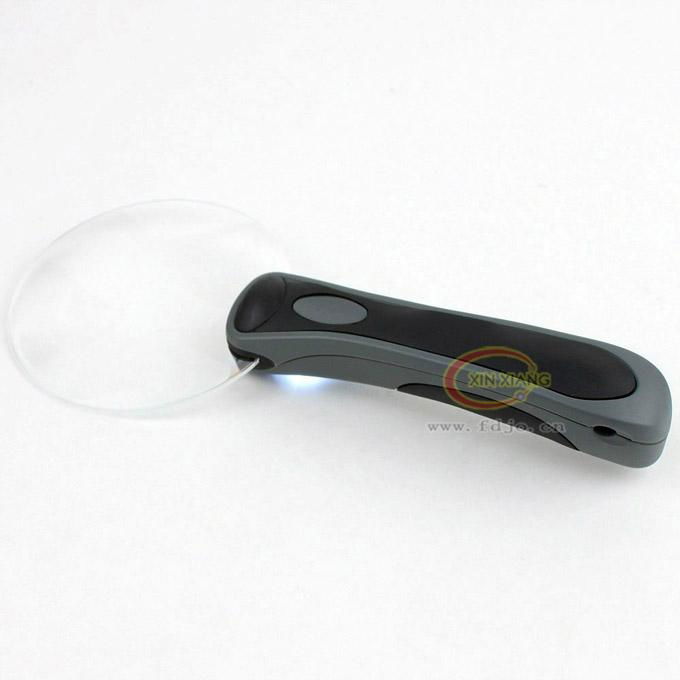illuminited magnifier with plastic handle with 2 led light 2