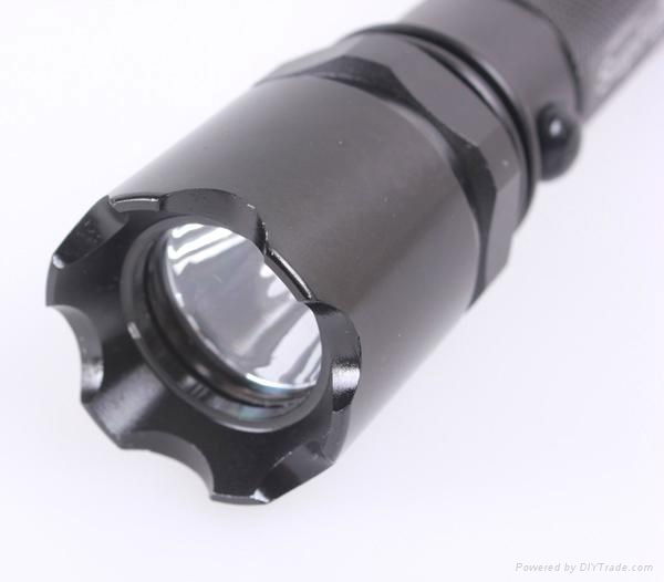 18650 lithium Battery LED flashlight 2