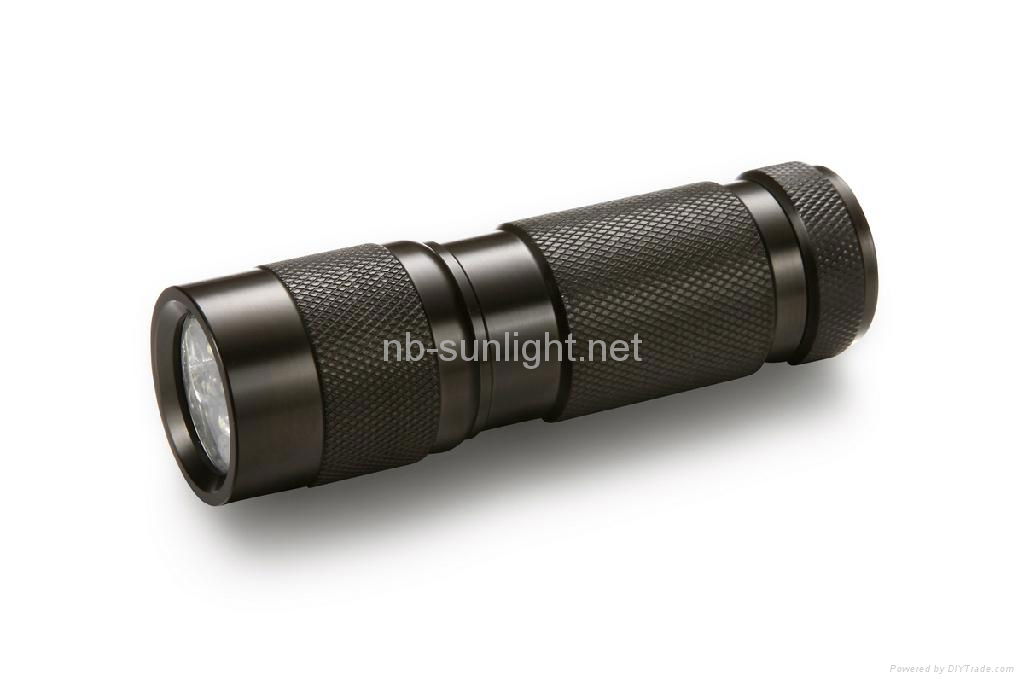9-LED Aluminium Flashlight 2
