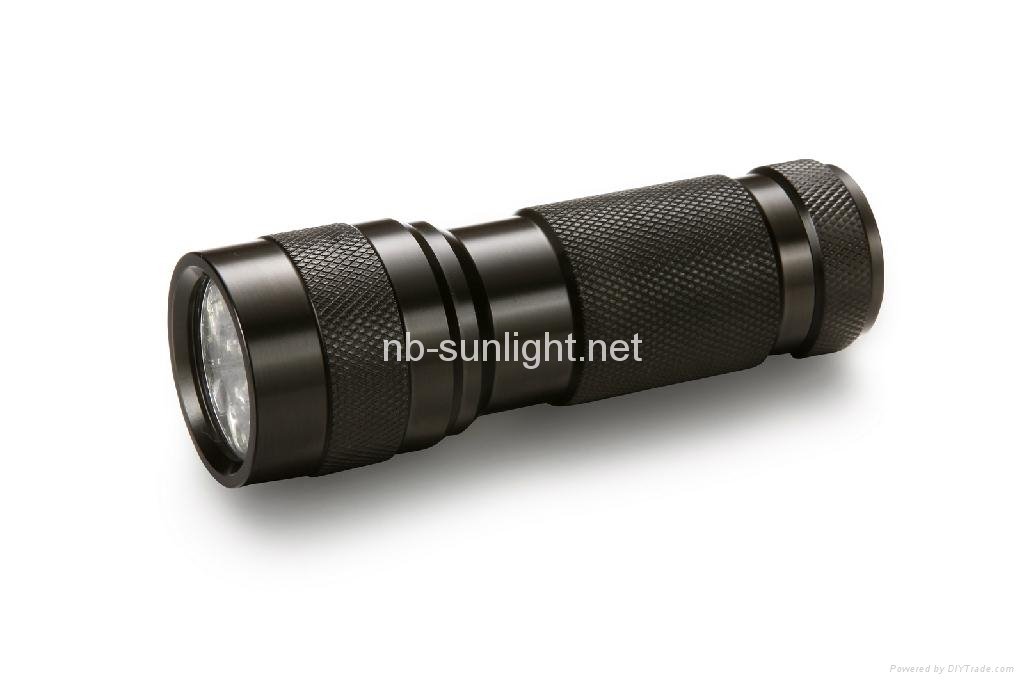 12-LED Aluminium Flashlight