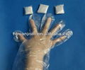 0.6g -1.5g Transparent Plastic Folded PE Gloves 2