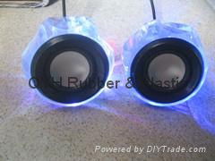 USB speaker with LED