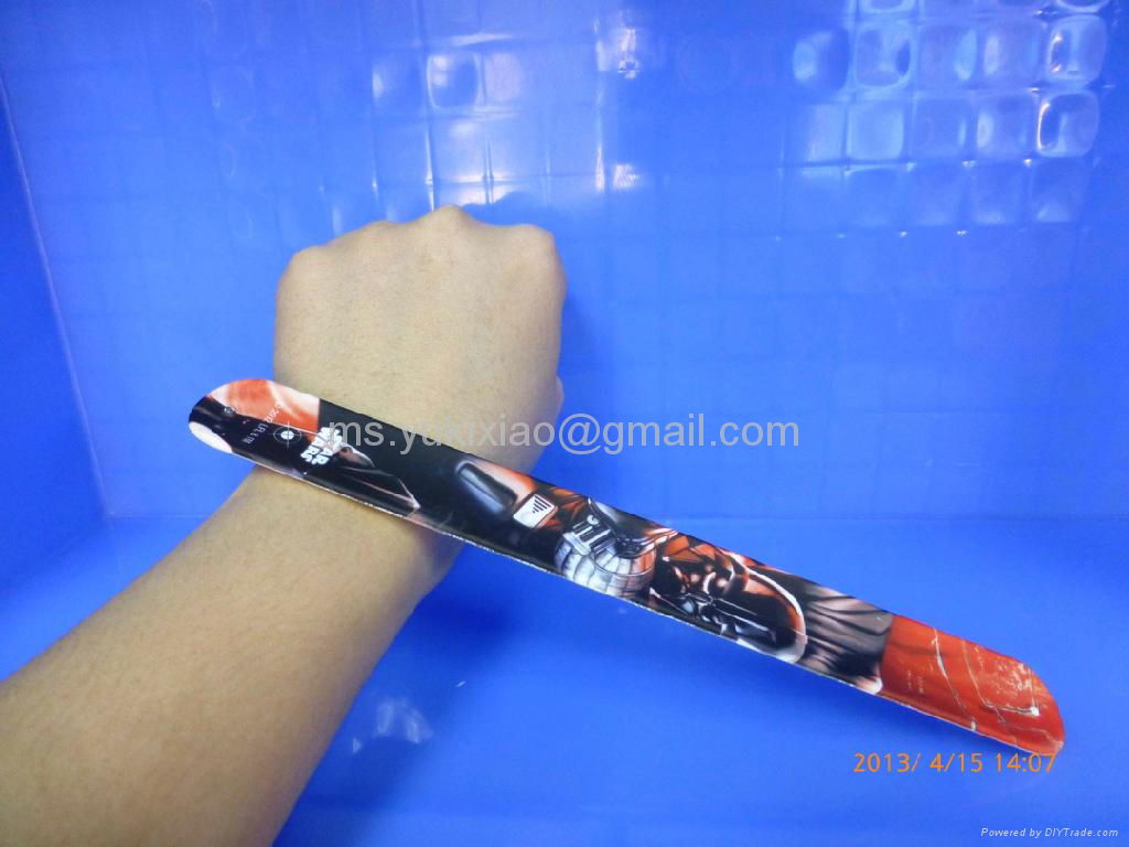 World cup hot sale silicone rubber clap wristband for promotion 4