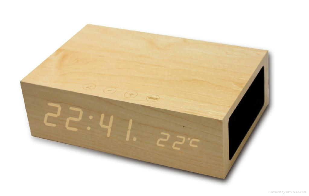 Wooden Bluetooth speaker with alarm Clock temperature 3