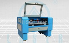 Auto feeding fabric laser cutting