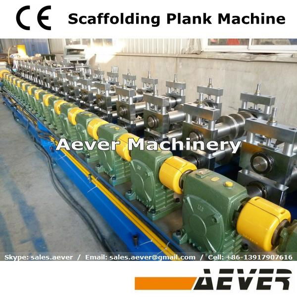 Scaffolding plank roll forming machine