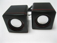 mini speaker with plastic housing