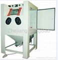 Dry type sand blasting cabinet