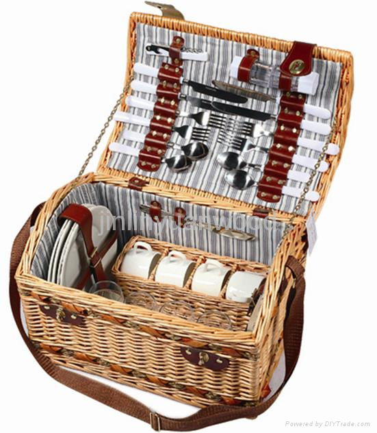  wicker picnic  basket 2