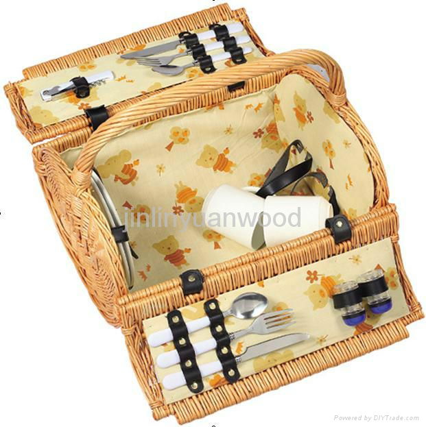  wicker picnic  basket 3