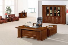 Executive Desk With CPU Return and Mobile Pedestal