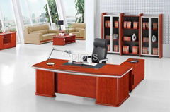 Executive Desk With CPU Return and Mobile Pedestal