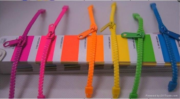 2013 Hot Sale Pure Color Zipper Bracelets Bangles For Women and Children  4