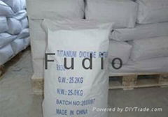 Plastic grade rutile titanium dioxide