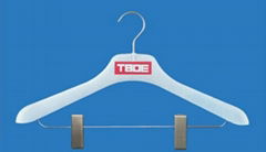 No.7417 swivel hook suit hanger with clips