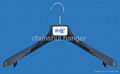 swivel plastic coat hanger 1